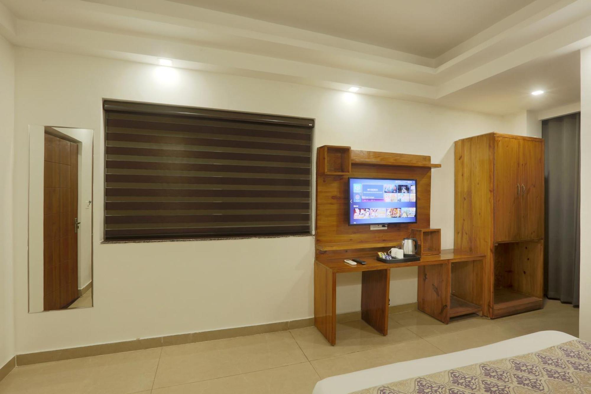 Hotel Deluxe Stay Inn - Near Delhi Airport New Delhi Eksteriør bilde