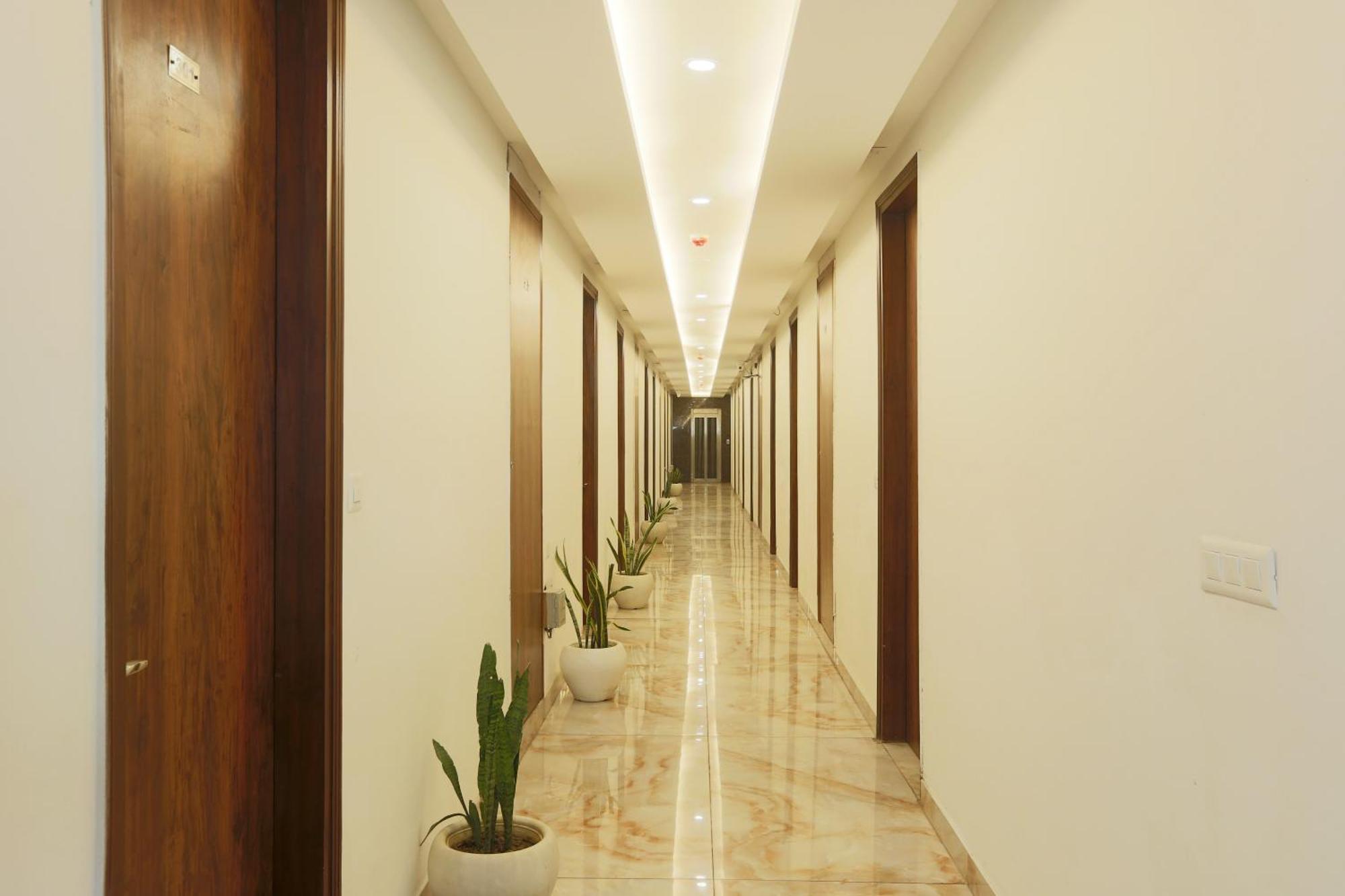 Hotel Deluxe Stay Inn - Near Delhi Airport New Delhi Eksteriør bilde